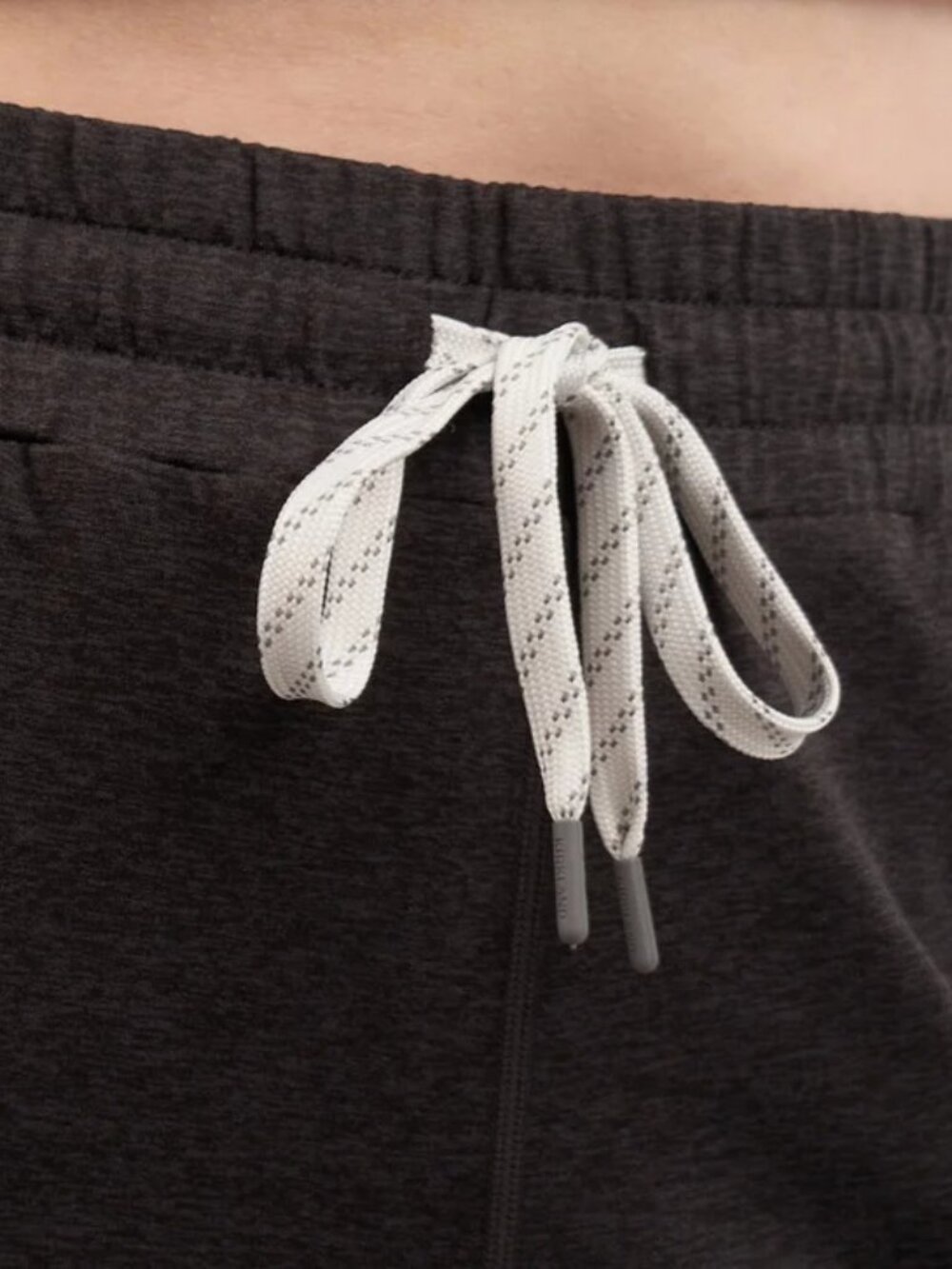 Kirkland Signature Women's Lightweight Crop Pant - Picture 5 of 8